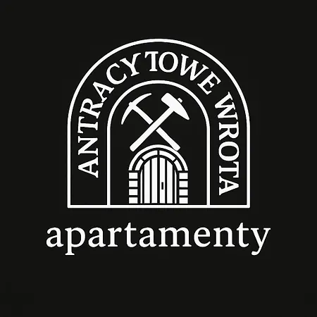 Antracytowe Wrota 3 *